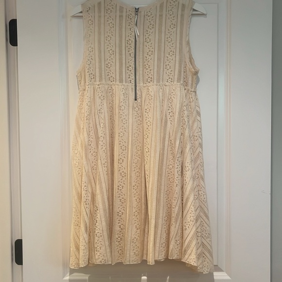 Free People Off white lace sleeveless babydoll dress. - Picture 7 of 7
